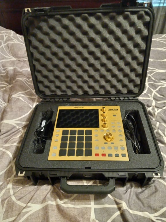 DTM・DAW AKAI MPC ONE Gold Edition AKAI Professional MPC One Gold Editon | MUSIC STORE professional