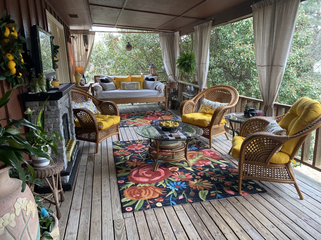 (E255) Santa Monica Black Floral Indoor & Outdoor Area Rug, 5x7