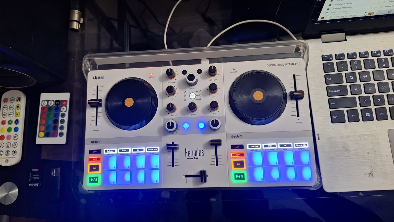 DJ機材 Hercules DJCONTROL MIX ULTRA Buy Hercules DJControl Mix Ultra | Sam Ash Music
