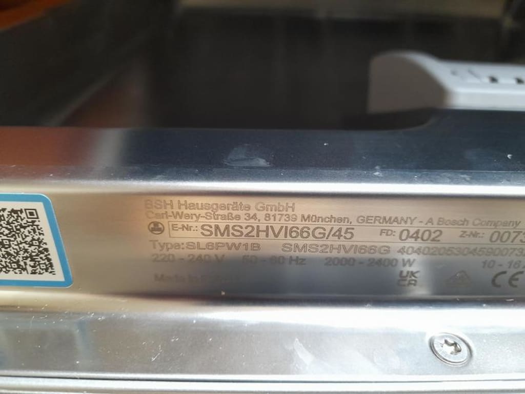 Bosch Series SMS4EMW06G Freestanding Dishwasher, White