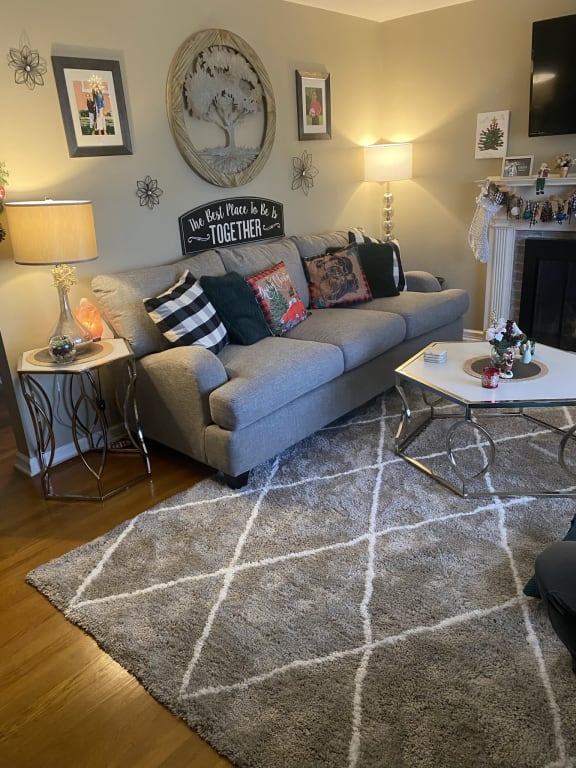 (C131) Grey & White Diamond Tufted Area Rug, 5x7