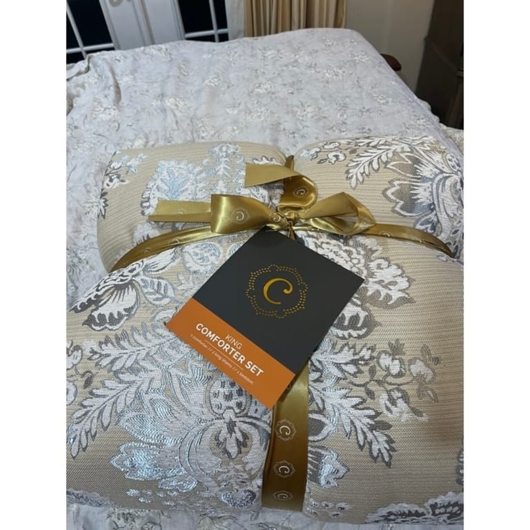 Croscill Classics Loretta Beige 4 Piece Comforter Set Bed Bath