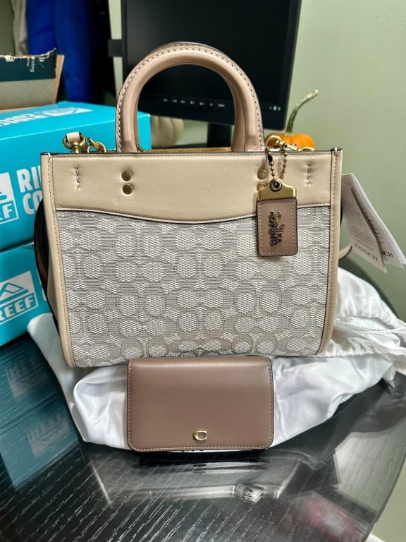 Coach Signature Pennie Card Case in Brown/Black, Women's Fashion, Bags &  Wallets, Purses & Pouches on Carousell