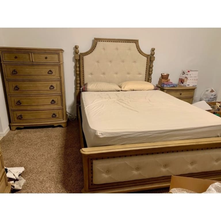 Roundhill Furniture Piraeus 296 Solid Wood Construction Bedroom Set