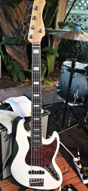 Sire Marcus Miller V7 Alder 5-String Bass Antique White | Guitar
