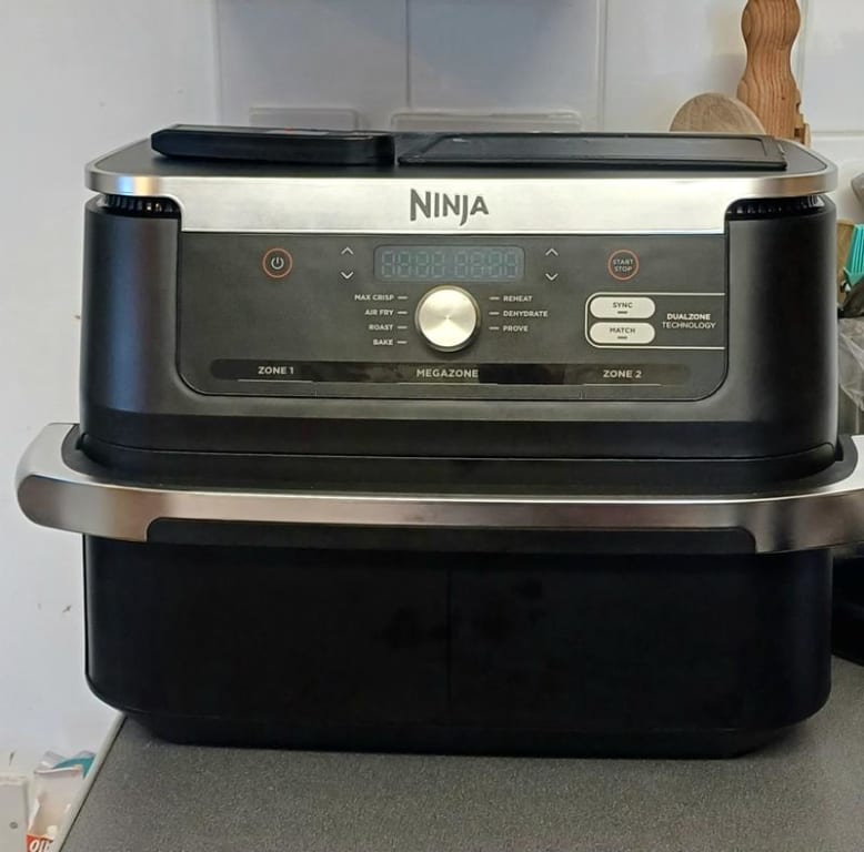 Ninja fans rave about 'game changer' Foodi FlexDrawer air fryer that has  10.4L capacity