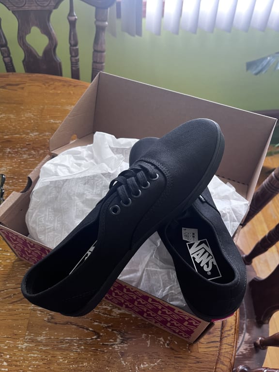 Authentic Lowpro Shoe en Black | Vans CA Authentic Lowpro Shoe en Black | Vans CA