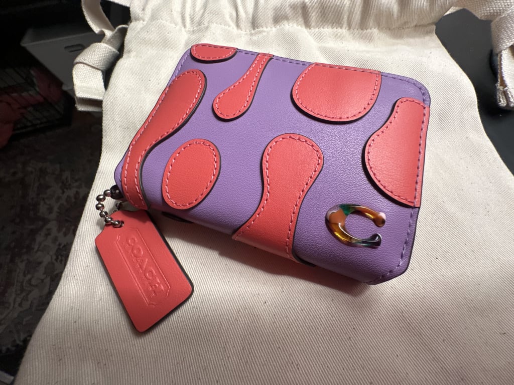 Wavy Zip Card Case With Key Ring In Pebbled Coachtopia Leather