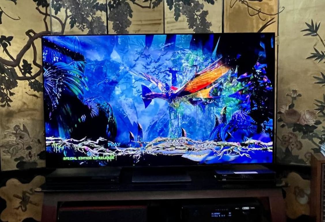 SAMSUNG TV OLED 55S95 2022-55 Smart TV, Technologie OLED Quantum HDR 1500,  processeur quantique 4K avec Intelligence Artificielle, 60W 60W avec Dolby  Atmos®, écran Anti-réflexe et Alexa intégré : : High-Tech