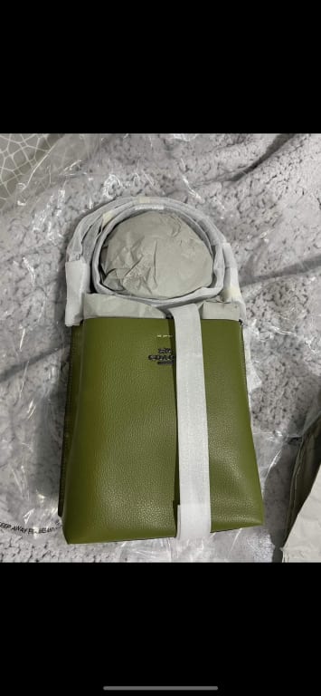 Coach CB602 Mollie Bucket Bag 22 In Signature Canvas In Gold/Light Khaki  Multi 