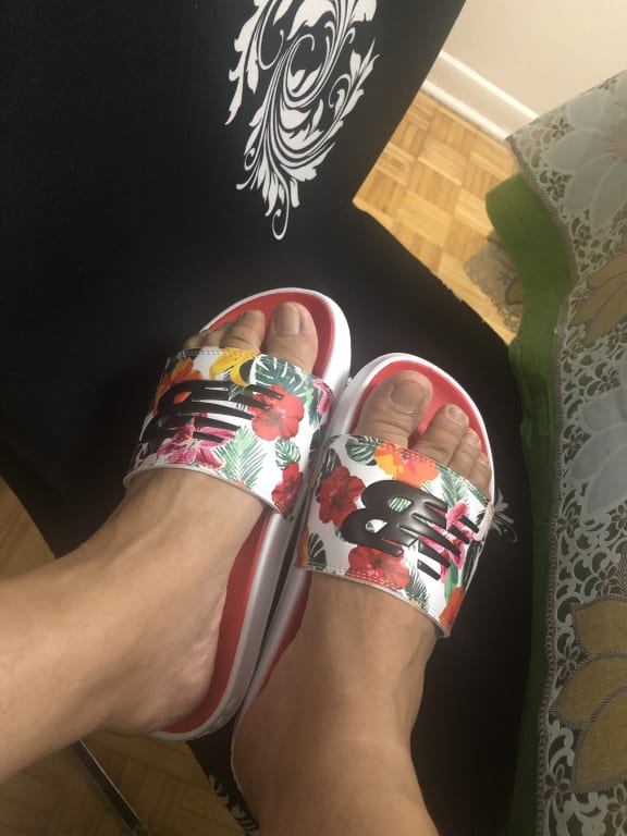 new balance floral slides