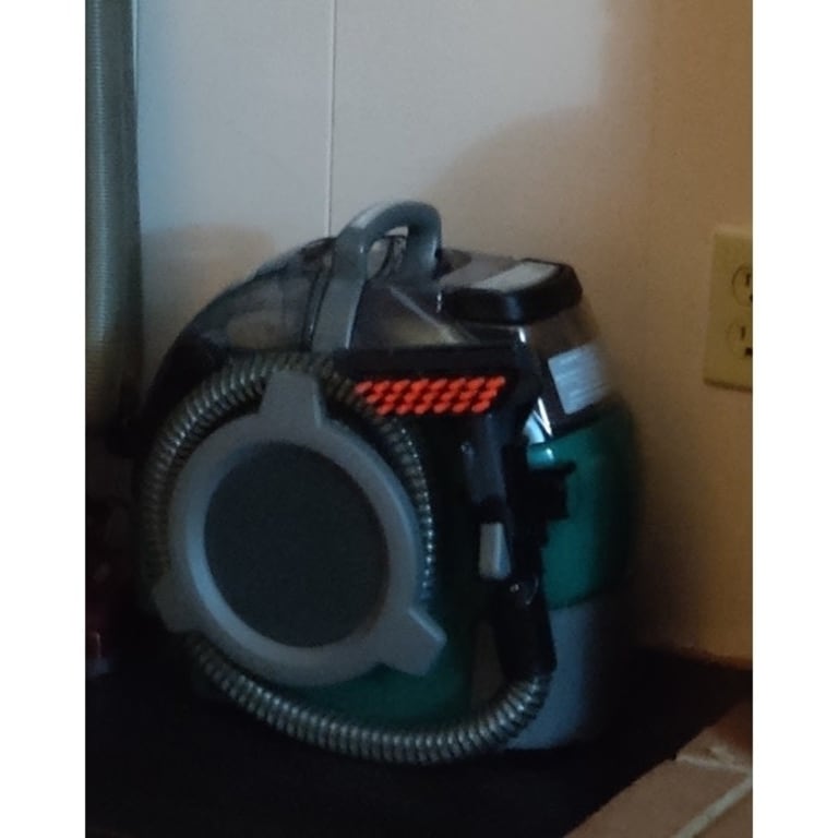 Bissell Commercial BGSS1481 "Little Green Pro" Carpet Cleaner Bed