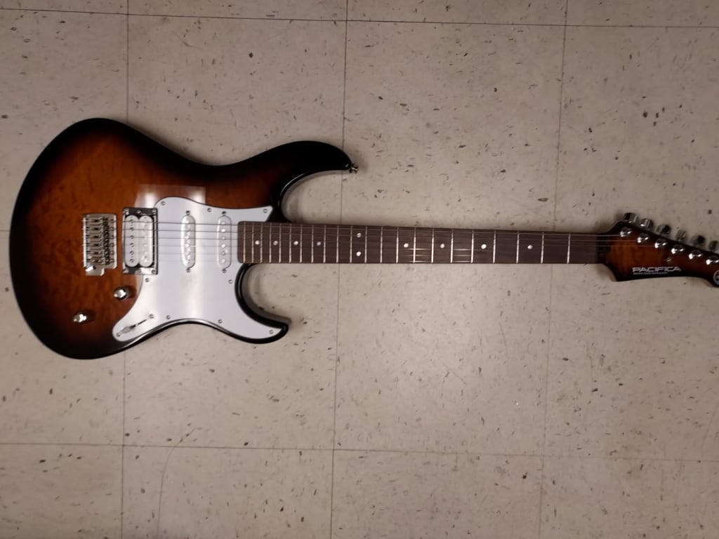 Yamaha PAC212V Quilted Maple Top Electric Guitar Tobacco