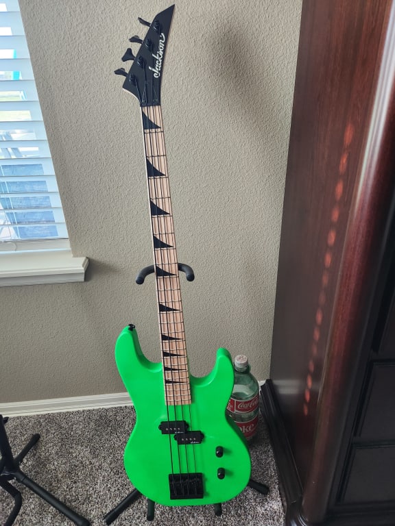 Jackson Limited-Edition JS Series JS1M Concert Bass Neon Jackson Limited-Edition JS Series JS1M Concert Bass Neon