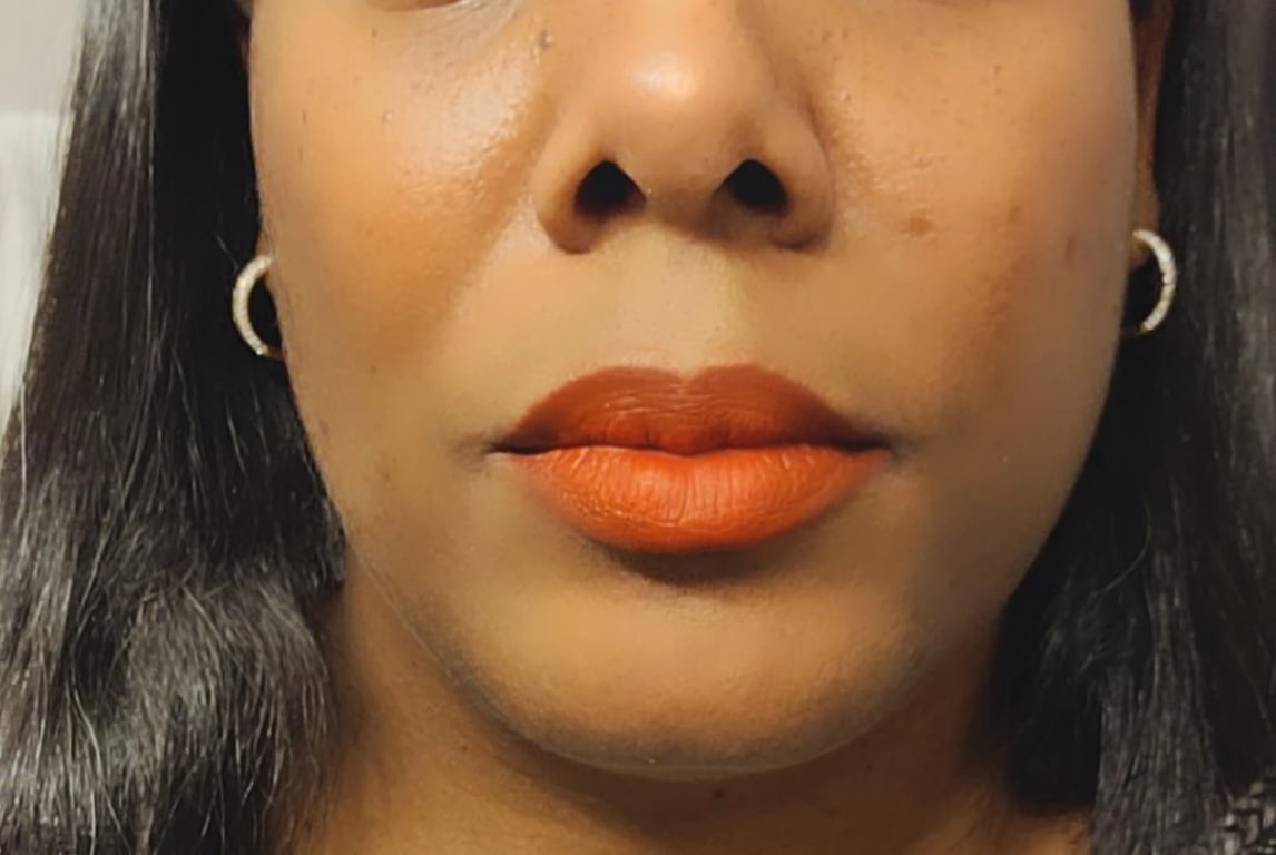 Estée Lauder UK on X: Smooth and sultry A formula filled with lip-loving  ingredients like nourishing Moringa Butter and hydrating Hyaluronic Acid  that stays put all day. NEW #PureColor Whipped Matte #Lipstick