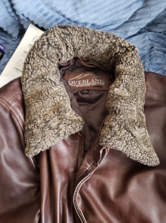 Customer Image Captioned: Stiff, not soft collar, wish it was soft to compliment the soft leather on the jacket. Maybe a slight change for next years version is needed!