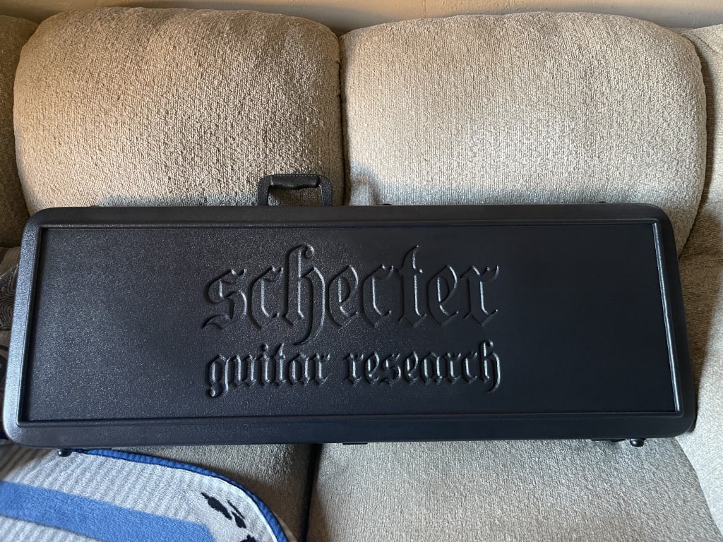 Shecter Diamond Series A-1、ハードケース付き Shecter Diamond Series A-1、ハードケース付き Shecter Diamond