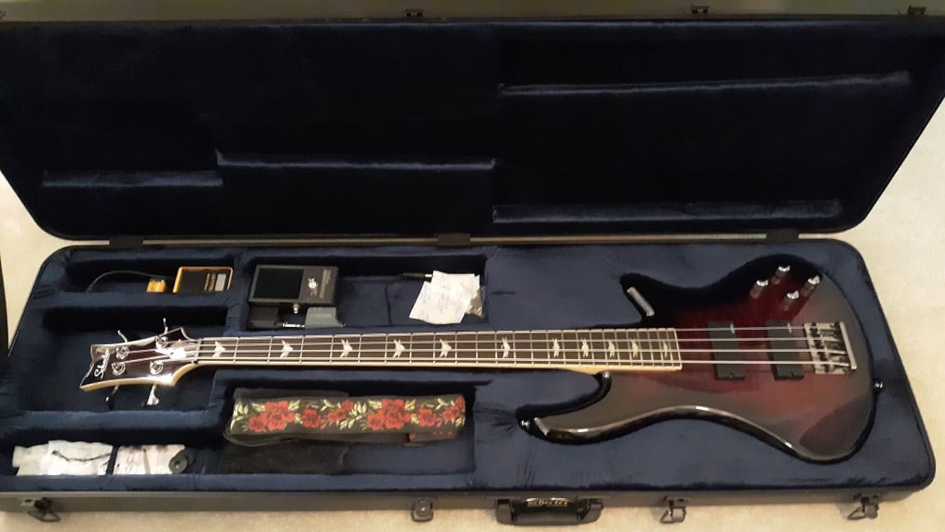 Schecter Guitar Research Stiletto Extreme-4 Bass Black Schecter Guitar Research Stiletto Extreme-4 Bass Black