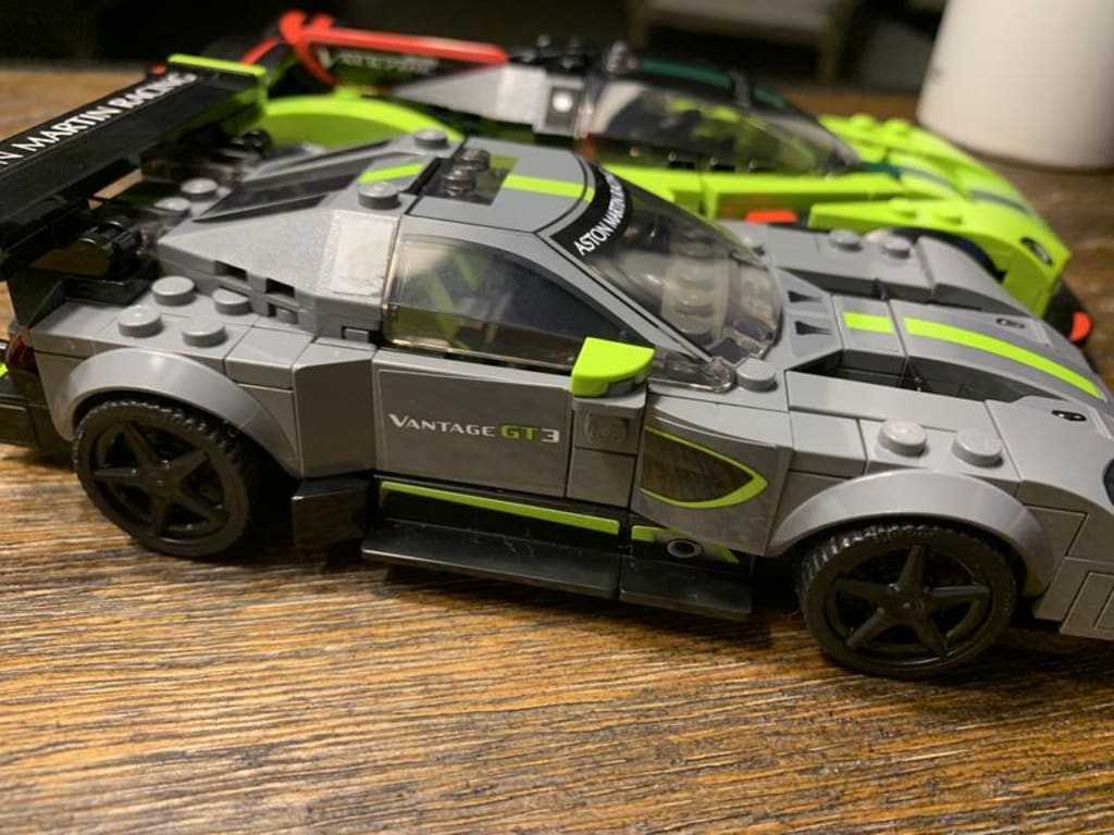 LEGO Speed Champions 76910 Aston Martin Valkyrie AMR Pro & Aston