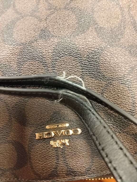 Coach, Bags, Coach Leather Zipper Neverfull Tote Wmetal Tag