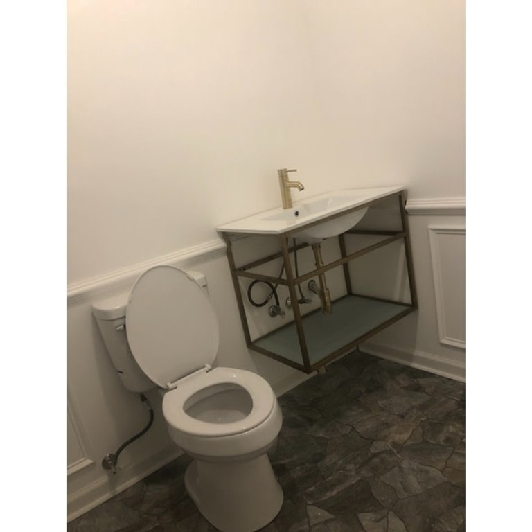 Pierre 30 Single, Open Shelf, Metal Frame Bathroom Vanity Bed Bath