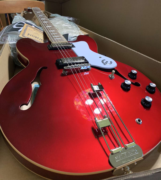 Epiphone Riviera Semi-Hollow Electric Guitar Royal Tan Epiphone Riviera Semi-Hollow Electric Guitar Royal Tan