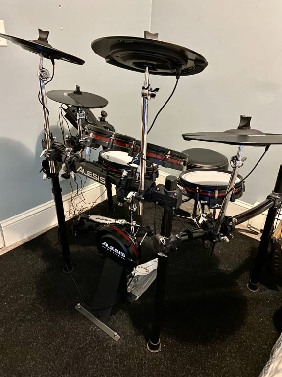 Alesis Crimson II SE 9-Piece Electronic Drum Kit With Mesh Heads