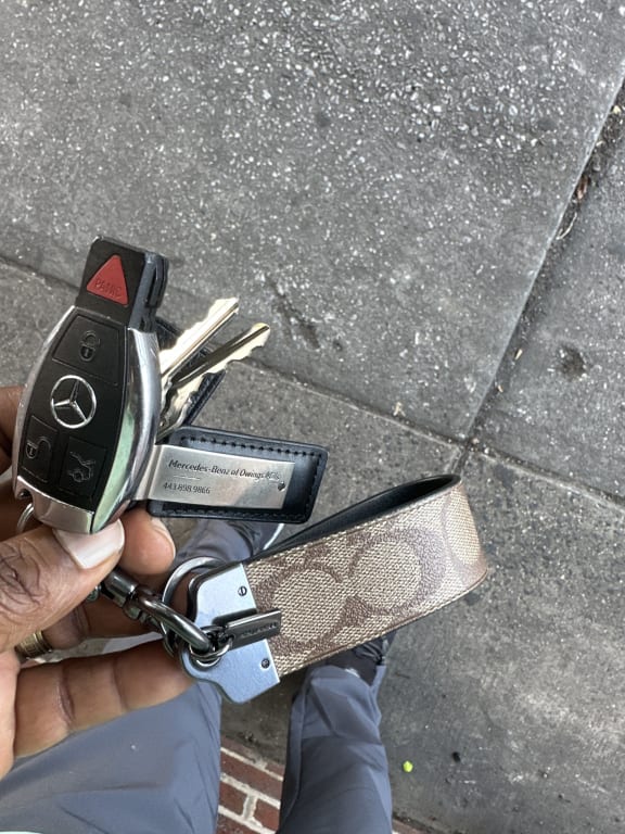 New Coach Leather Loop/ Valet Keychain Key Fob ON SALE!!!