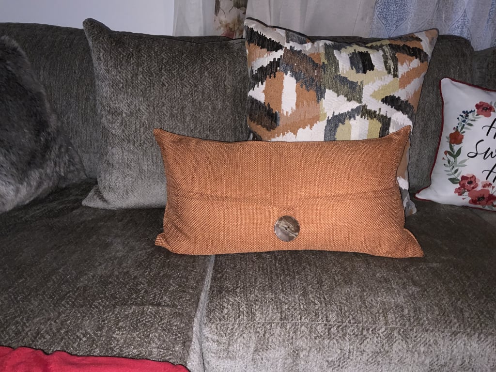 Decorative pillows can give a room new verve – Orange County Register