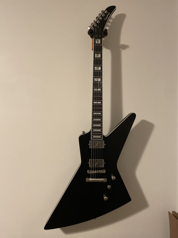Epiphone Extura Prophecy Electric Guitar Black Aged Gloss Epiphone Extura Prophecy Electric Guitar Black Aged Gloss