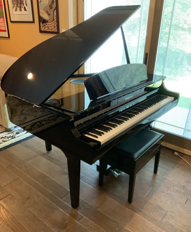 Yamaha Clavinova CLP-795GP Digital Grand Piano With Bench Polished
