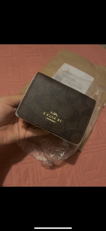 NWT COACH BOXED MINI WALLET ON A CHAIN IN BLOCKED SIGNATURE CANVAS COACH  C7355