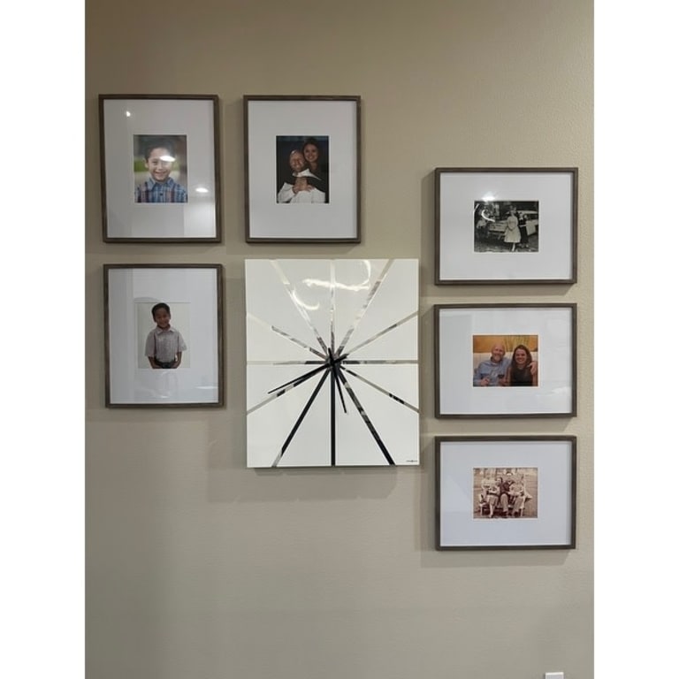 Howard Miller Zander Elegant, Modern, Transitional, Sleek and Bold Gallery Wall Clock, Reloj De