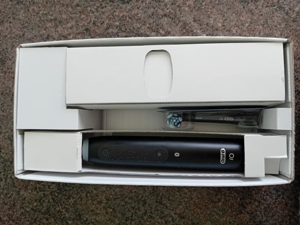 Oral-B iO5 Series Electric Toothbrush, Matt Black Oral-B iO5 Series Electric Toothbrush, Matt Black