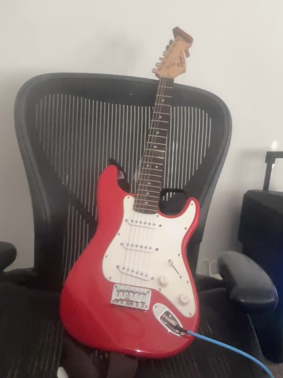 Squier Affinity Mini Stratocaster V2 Electric Guitar Shell Squier Affinity Mini Stratocaster V2 Electric Guitar Shell