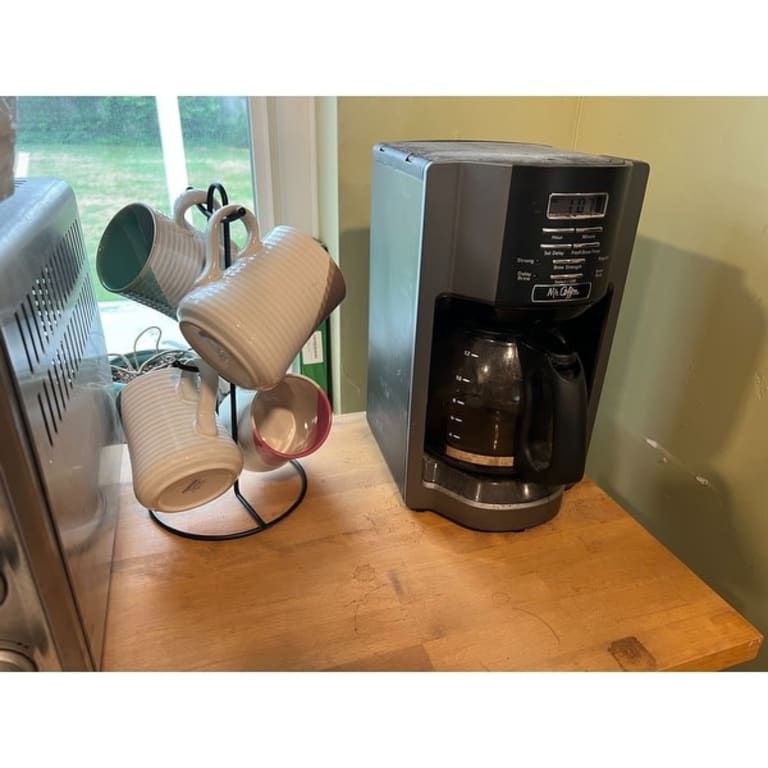 Tabletops Gallery Avenue Mug Collection 5 Piece Color Dipped Embossed