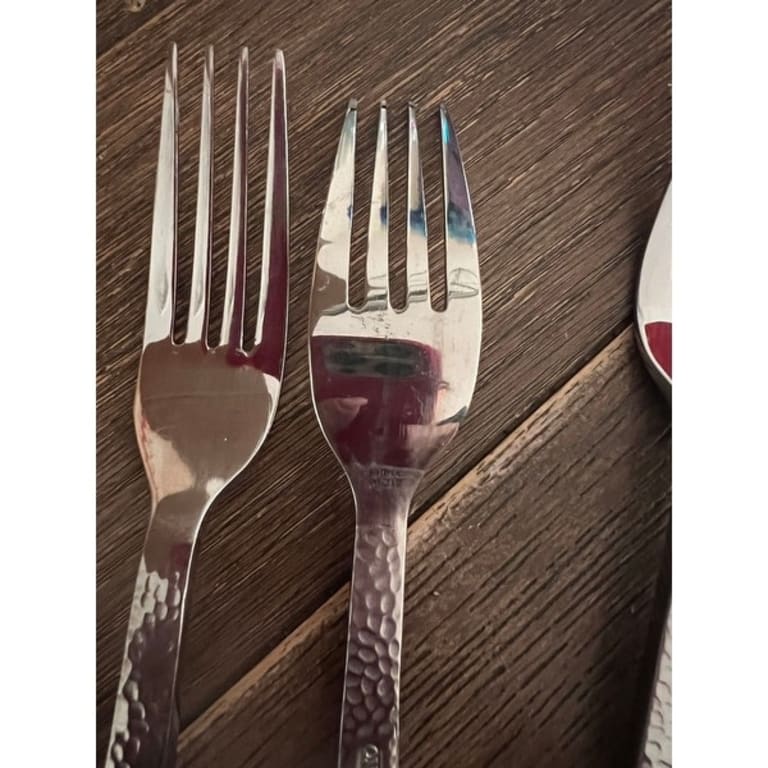 Oneida Chefs Table Hammered 45Piece Everyday Flatware Set, Service for