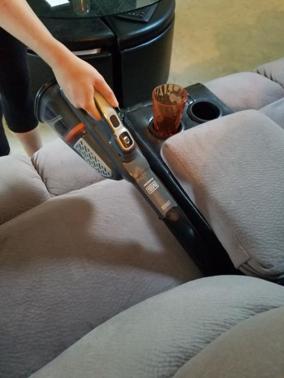 Black & Decker Dustbuster 10.8V 2.0AH Chili Red Cordless Handheld