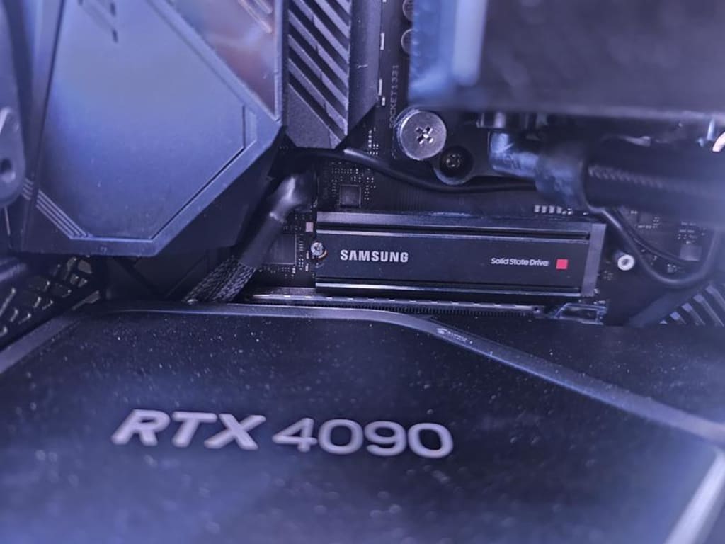 Samsung 980 PRO, PCIe 4.0 m.2 SSD with Heatsink for PS5 & PC Samsung 980 PRO, PCIe 4.0 m.2 SSD with Heatsink for PS5 & PC