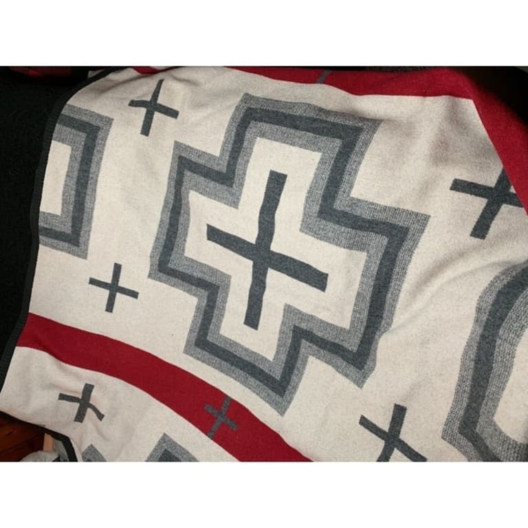 Pendleton San Miguel Queensize Southwestern Wool Throw Blanket Bed