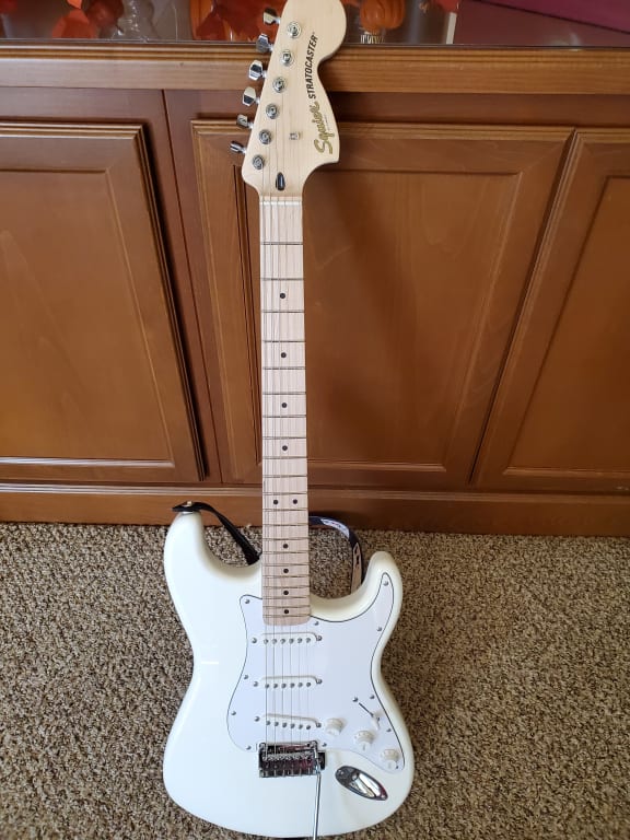 Squier Affinity Series Stratocaster Maple Fingerboard Electric