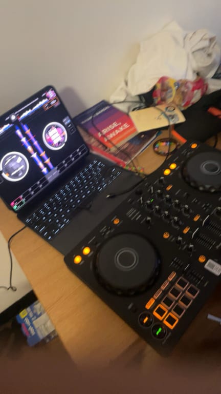 Pioneer DJ - DDJ-FLX4 2-Channel DJ Controller - Black Pioneer DJ - DDJ-FLX4 2-Channel DJ Controller - Black