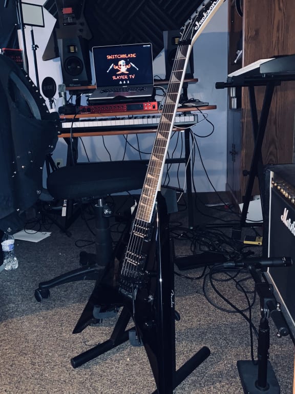 ギター Jackson Pro Series King V KV Pro Series Signature Corey Beaulieu King V™ KV7Q, Ebony