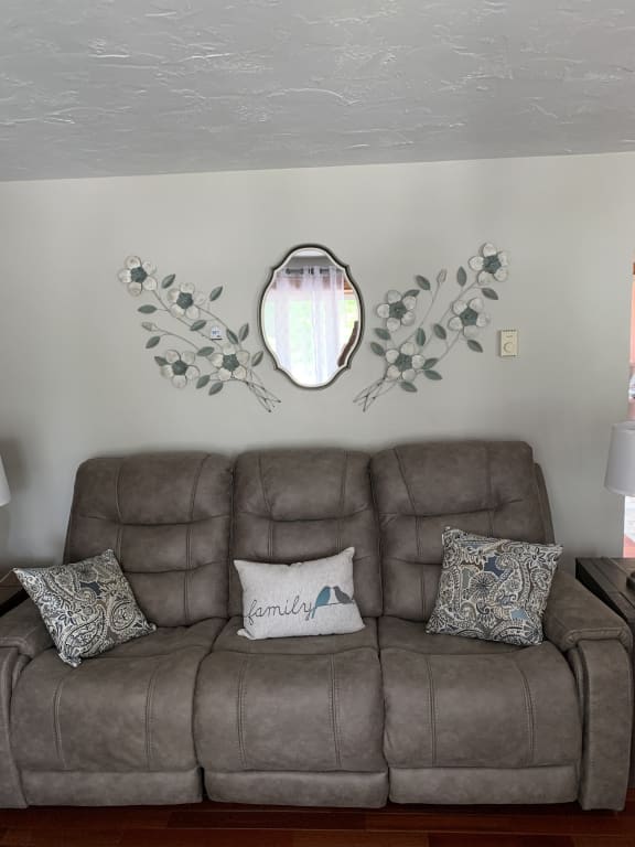 Metal Flower Stem Wall Decor, 17x36