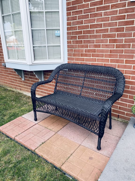 Outdoor Wicker Settee, White