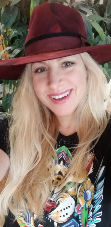 Customer Image Captioned: Bordeaux Hat!