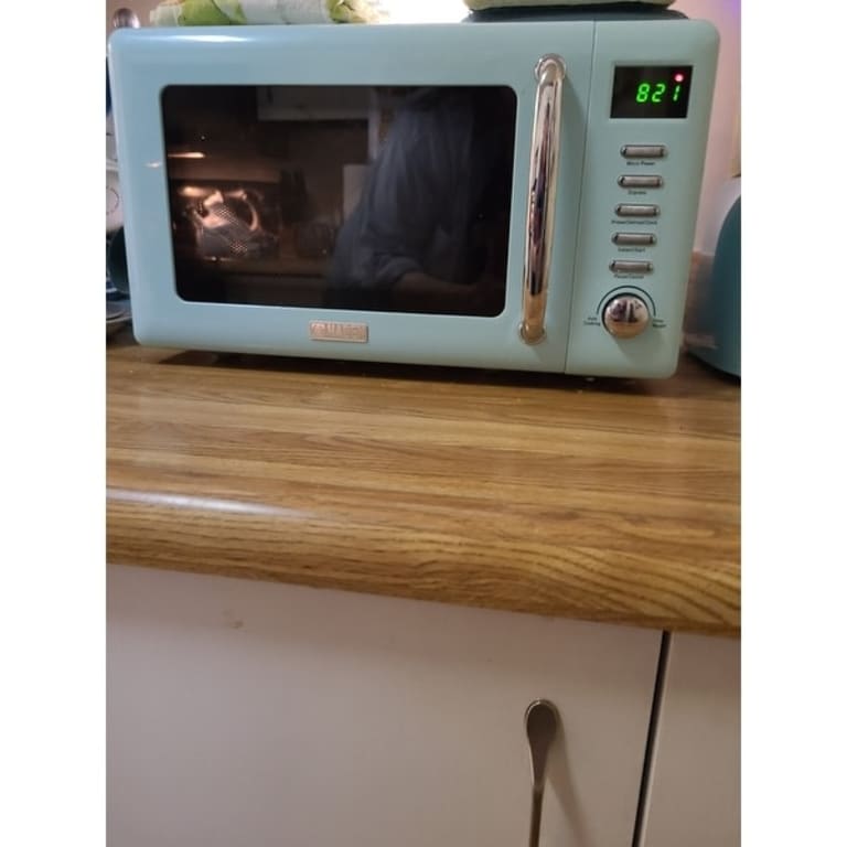 Haden Heritage Vintage 0.7 Cubic Foot 700 Watt Countertop Microwave
