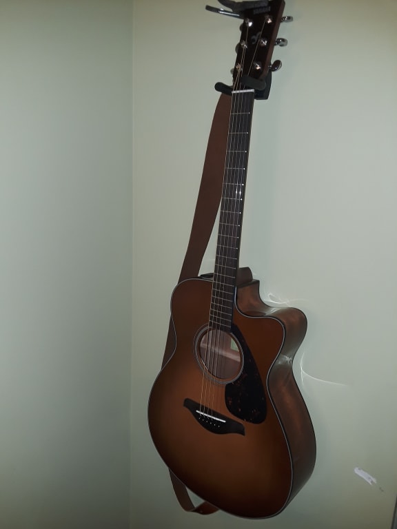Yamaha FSX800C Small-Body Acoustic-Electric Guitar Natural Yamaha FSX800C Small-Body Acoustic-Electric Guitar Natural