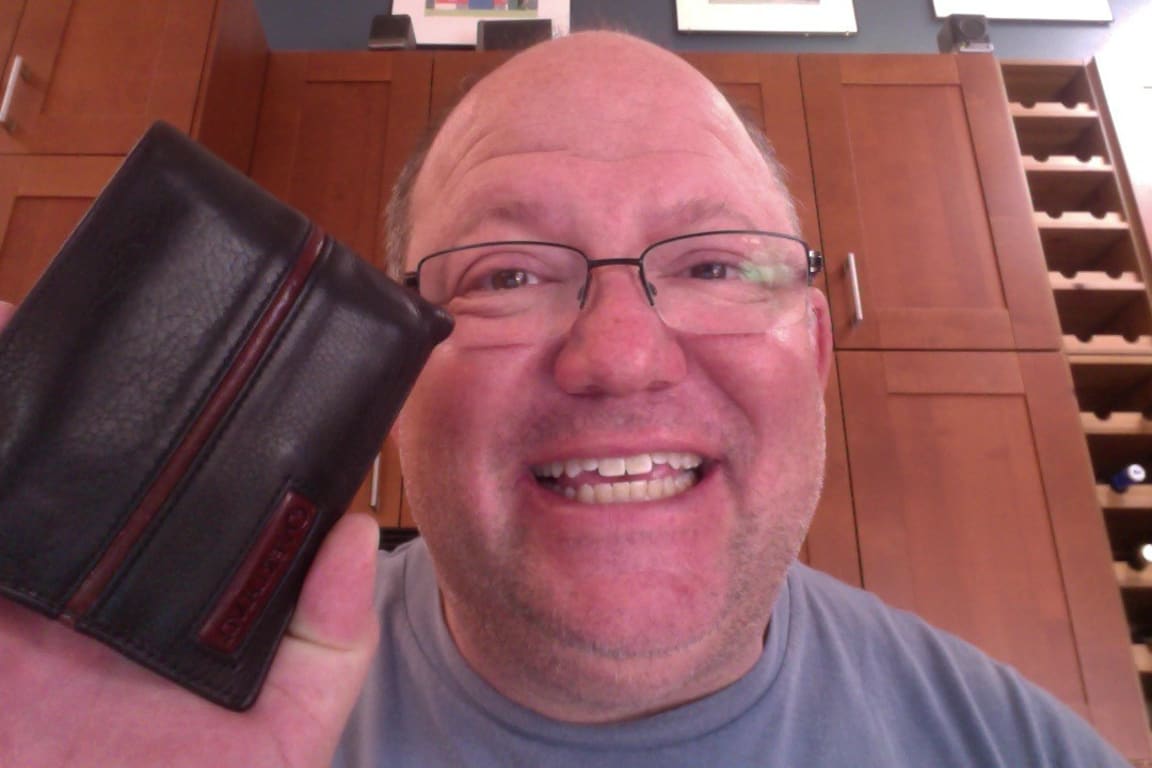 Customer Image Captioned: Me happy with my wallet