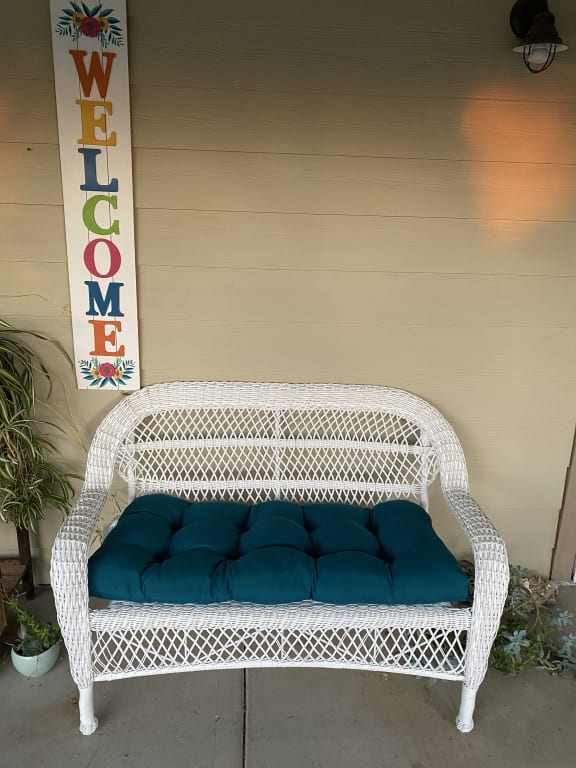 Outdoor Wicker Settee, White